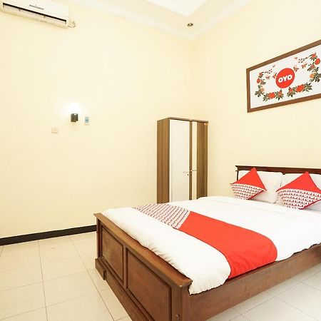 Oyo 587 Penginapan Sinar Harapan Probolinggo Exterior foto