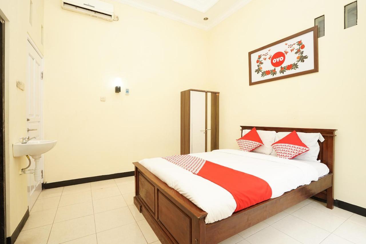 Oyo 587 Penginapan Sinar Harapan Probolinggo Exterior foto
