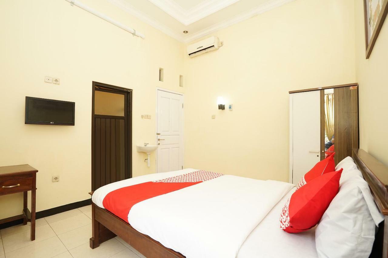 Oyo 587 Penginapan Sinar Harapan Probolinggo Exterior foto