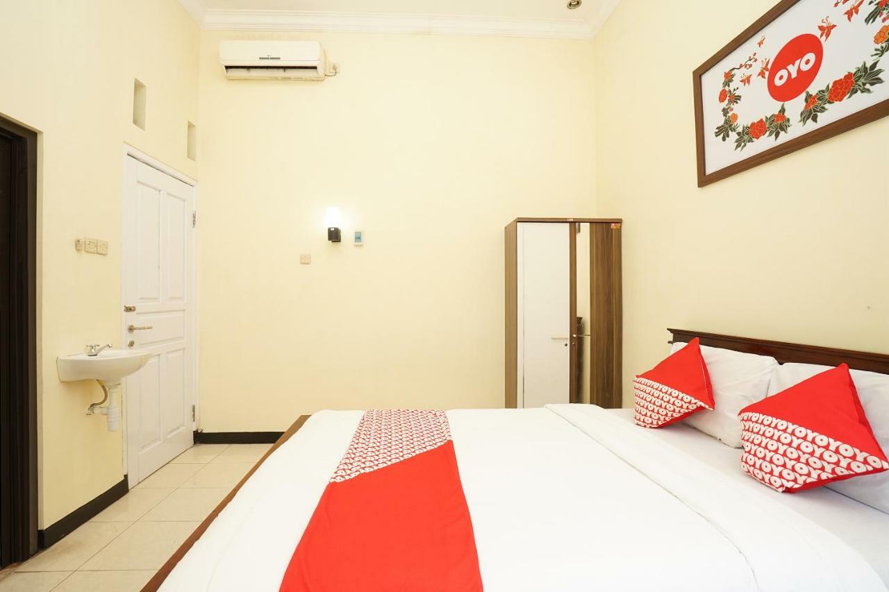 Oyo 587 Penginapan Sinar Harapan Probolinggo Exterior foto