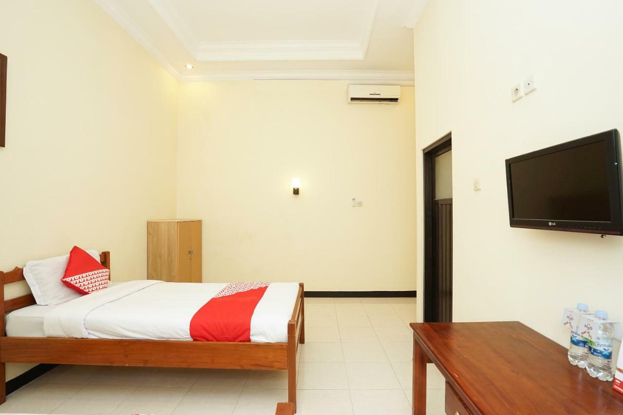 Oyo 587 Penginapan Sinar Harapan Probolinggo Exterior foto